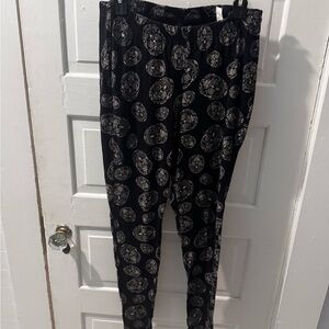 Torrid Black and White sugar skull Leggings